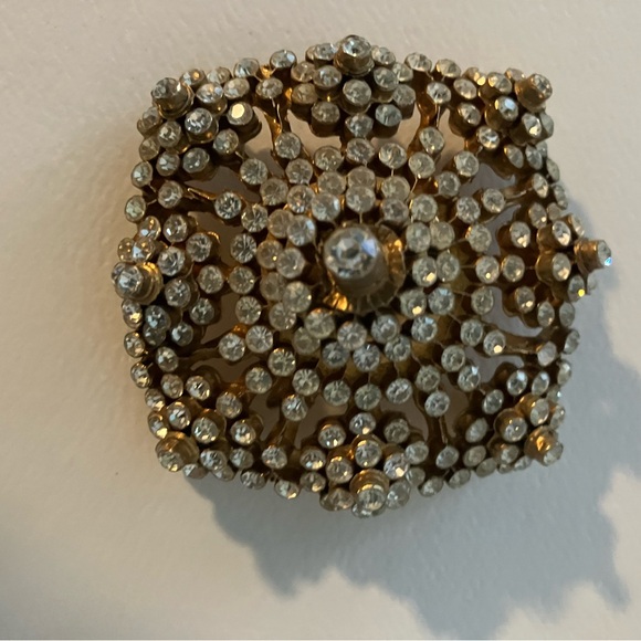 Antique Rhinestone Gold Tone Large Brooch Exquisite Sculptural Ornamental Pin - Picture 3 of 3